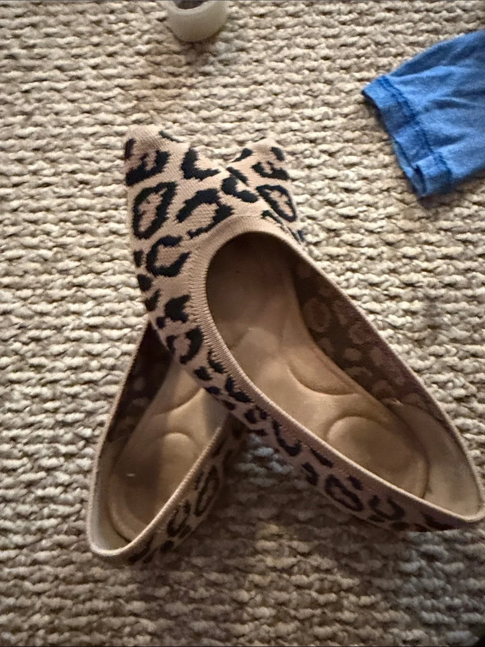 Old Navy Leopard Pointed-Toe Flats - Picture 15 of 15